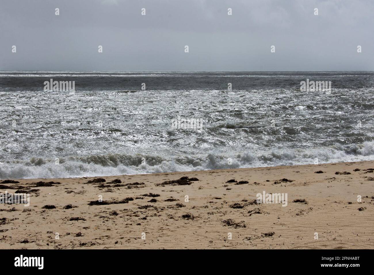 El mar de plata en frente de la playa en Le Croisic Foto de stock