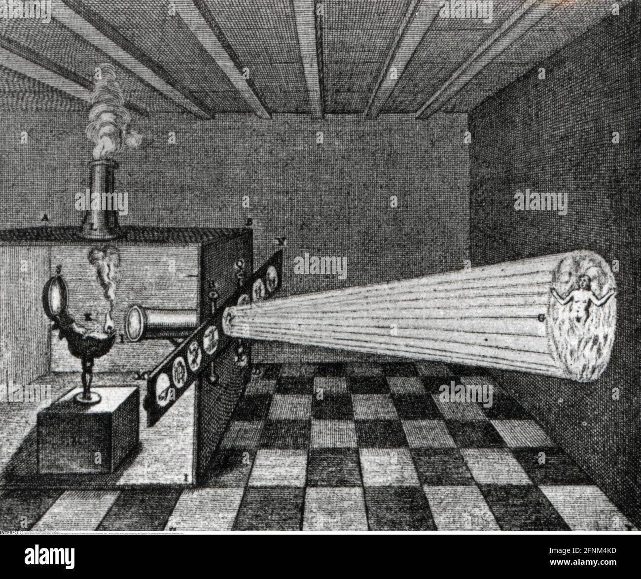 Tecnología, linterna mágica, grabado de cobre, 'Ars magna lucis et umbrae' de Athanasius Kircher, ADICIONAL-DERECHOS-LIQUIDACIÓN-INFO-NO-DISPONIBLE Foto de stock