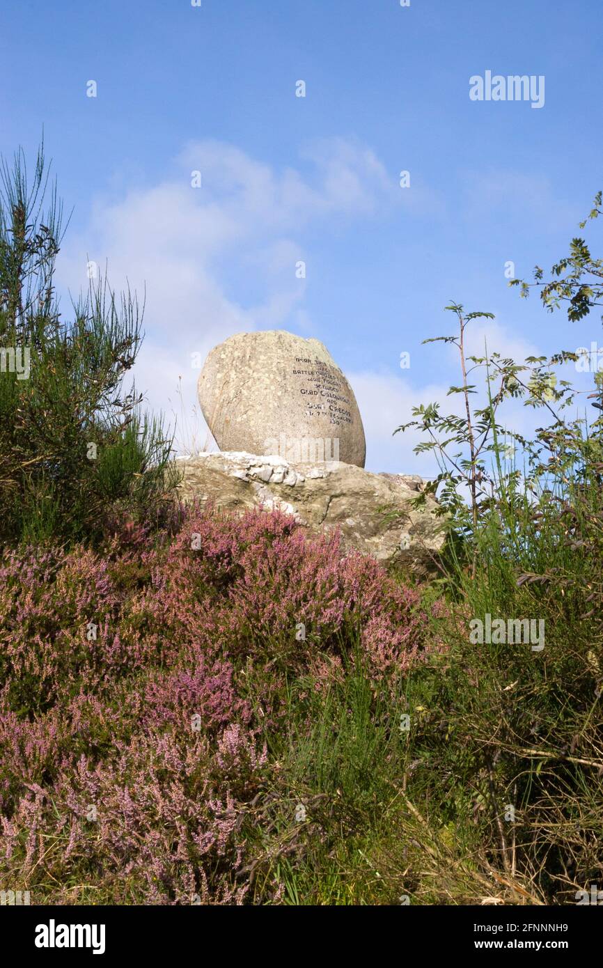 Monumento para conmemorar la Batalla de Glen Fruin, Argyll, Escocia Foto de stock