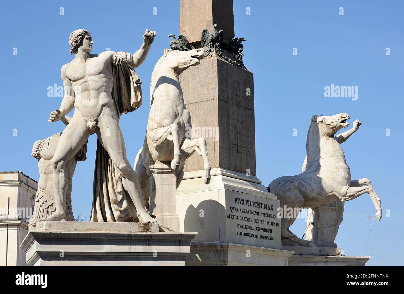 italia, roma, fuente de monte cavallo con las estatuas de castor y pollux Foto de stock