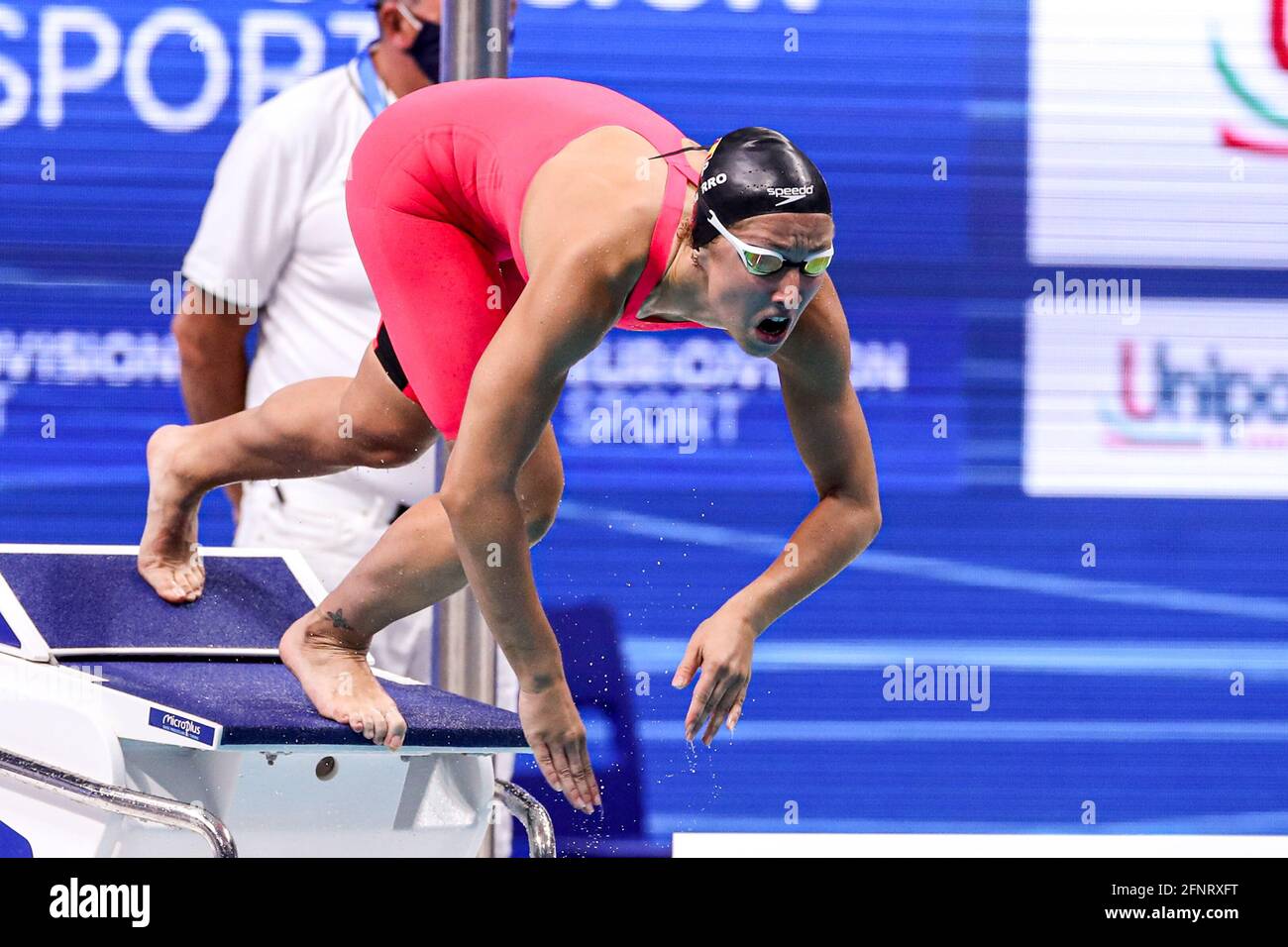 BUDAPEST, HUNGRÍA - MAYO 17: Aina Pujol Hierro de España compitiendo en el  Previo de Mariposas Femenino 100m durante el Campeonato Europeo de  Acuáticos LEN Fotografía de stock - Alamy