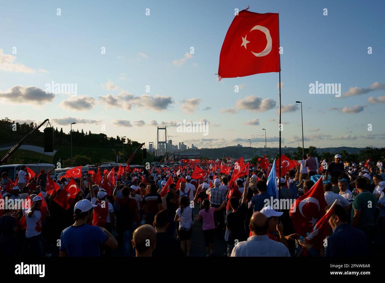 Partidarios del Partido AK en el aniversario del intento de golpe de Estado de julio de 15. Foto de stock
