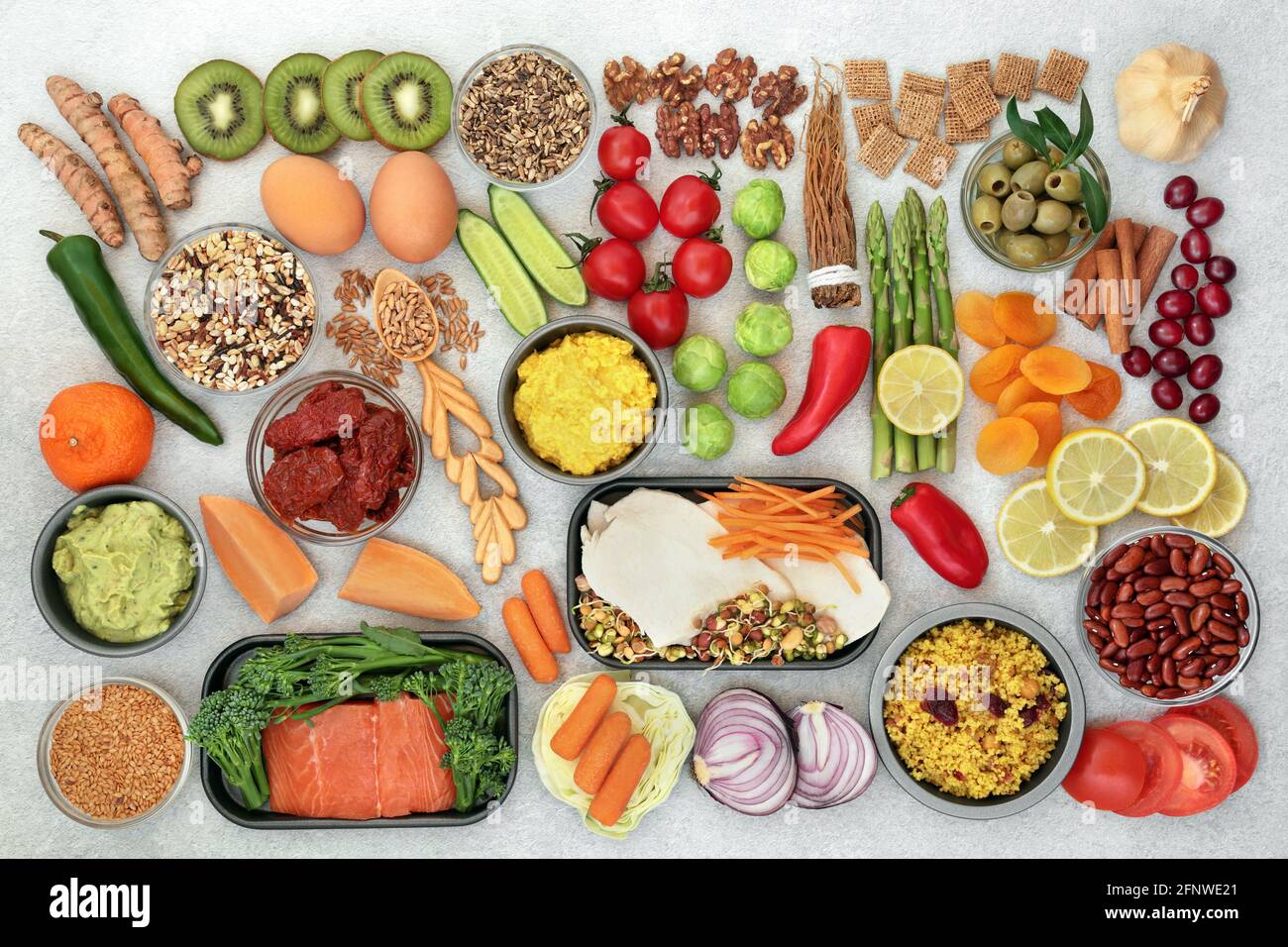 La colección de los súper alimentos más saludables del mundo para la  energía y la vitalidad con alimentos ricos en proteínas, omega 3,  antioxidantes, fibra dietética, antocianinas Fotografía de stock - Alamy