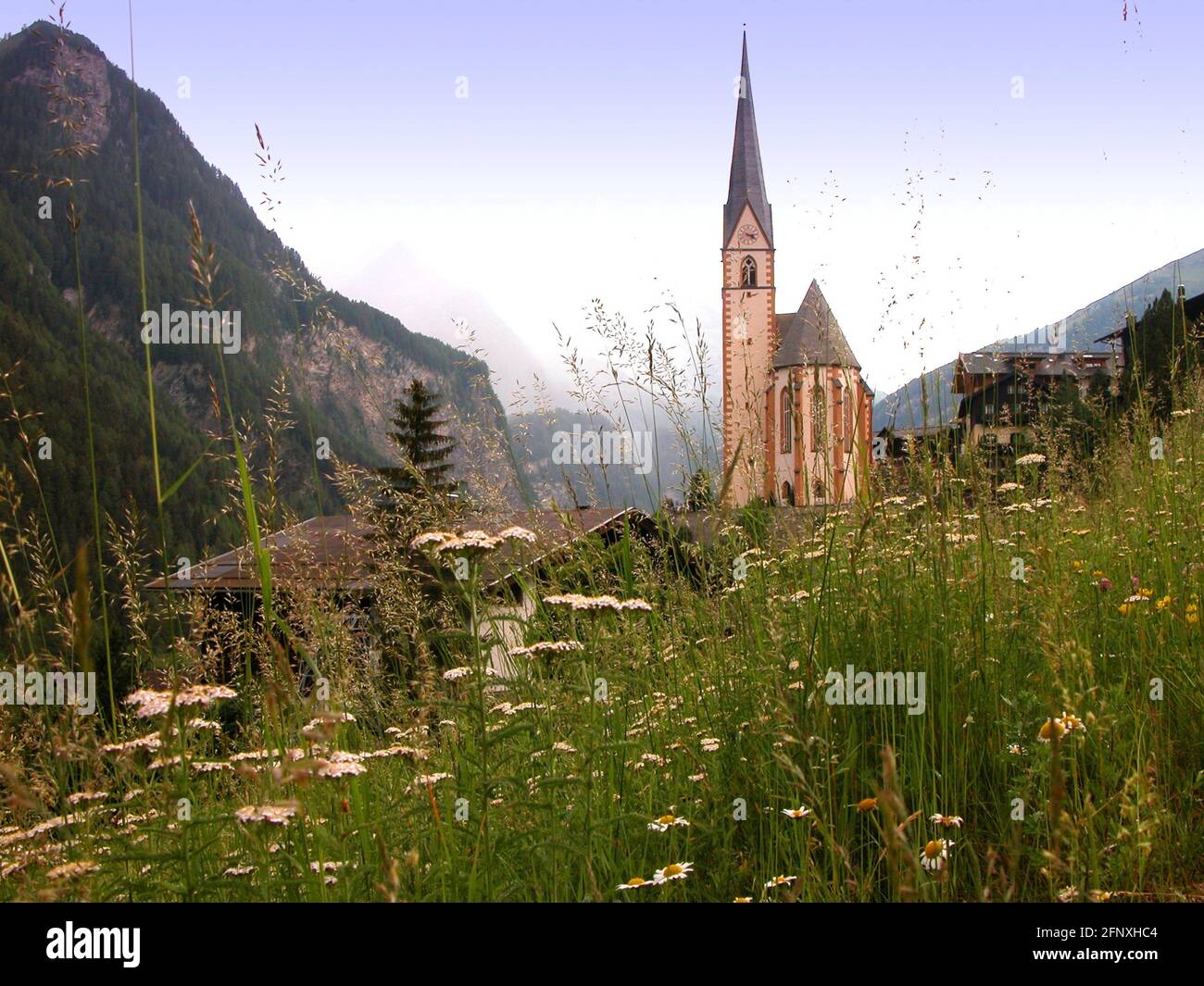 Iglesia parroquial de Heiligenblut, Austria, Heiligenblut Foto de stock