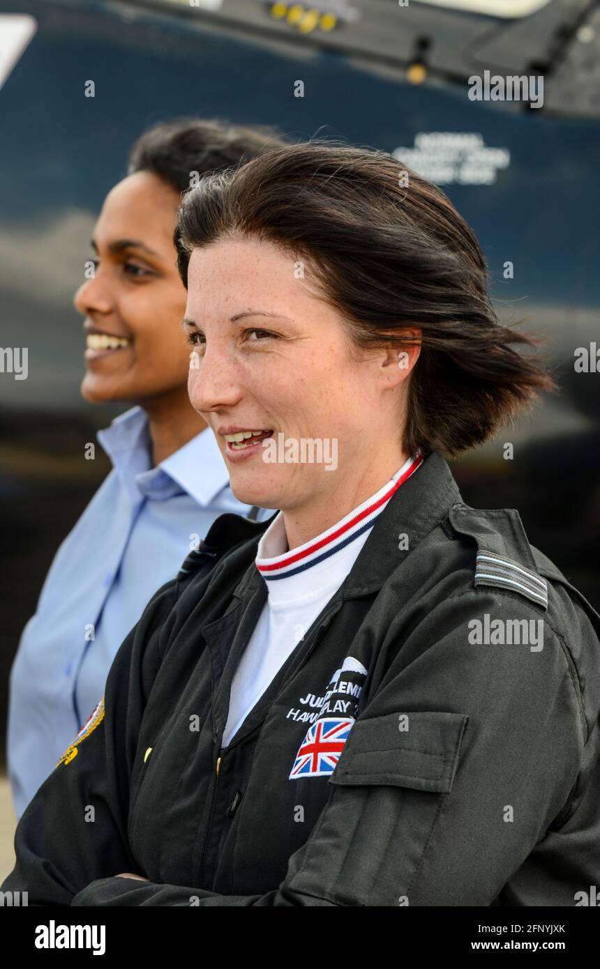 Female display pilot fotografías e imágenes de alta resolución - Alamy