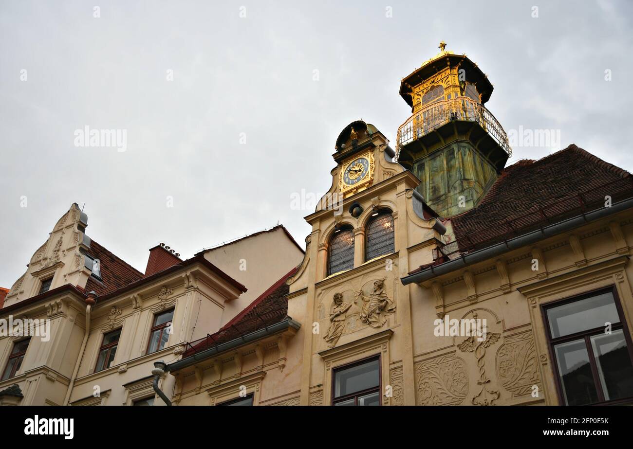 Vista panorámica de edificios de estilo barroco y el Carillon