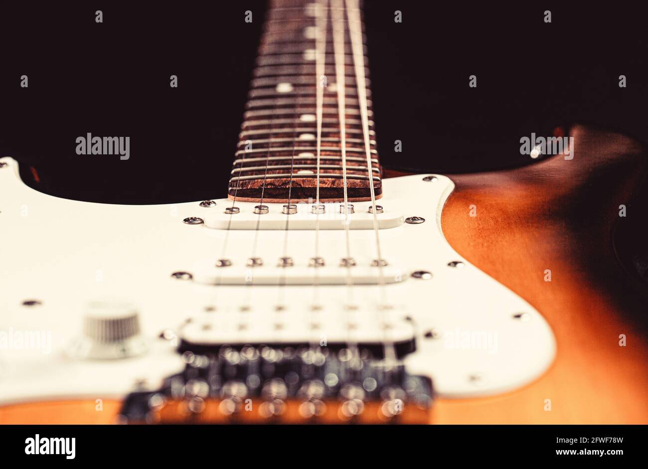 GUITARRA BAJO 4 CUERDAS