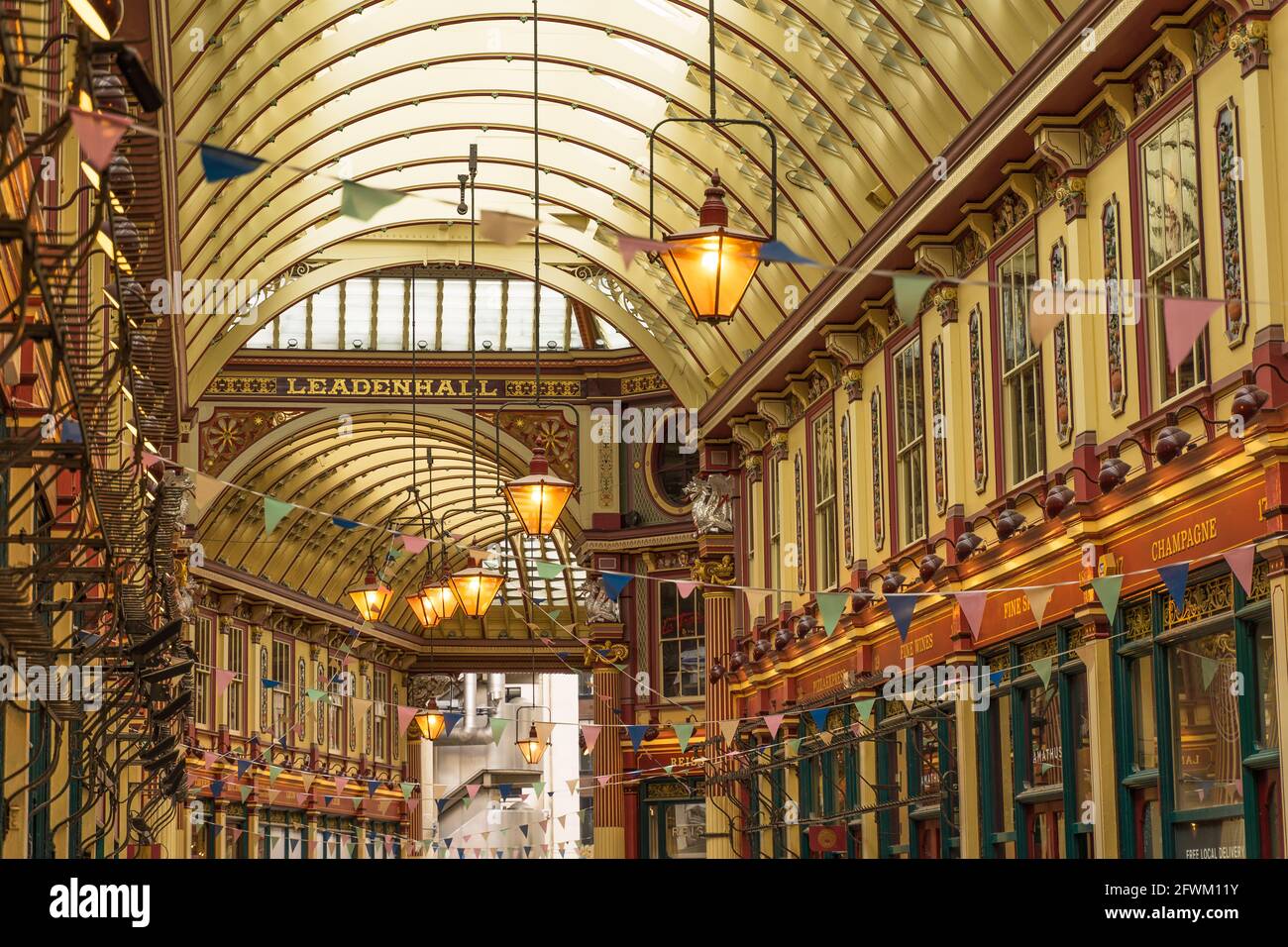 Las tiendas de Leadenhall Market en el fin de semana sin personas. Londres Foto de stock
