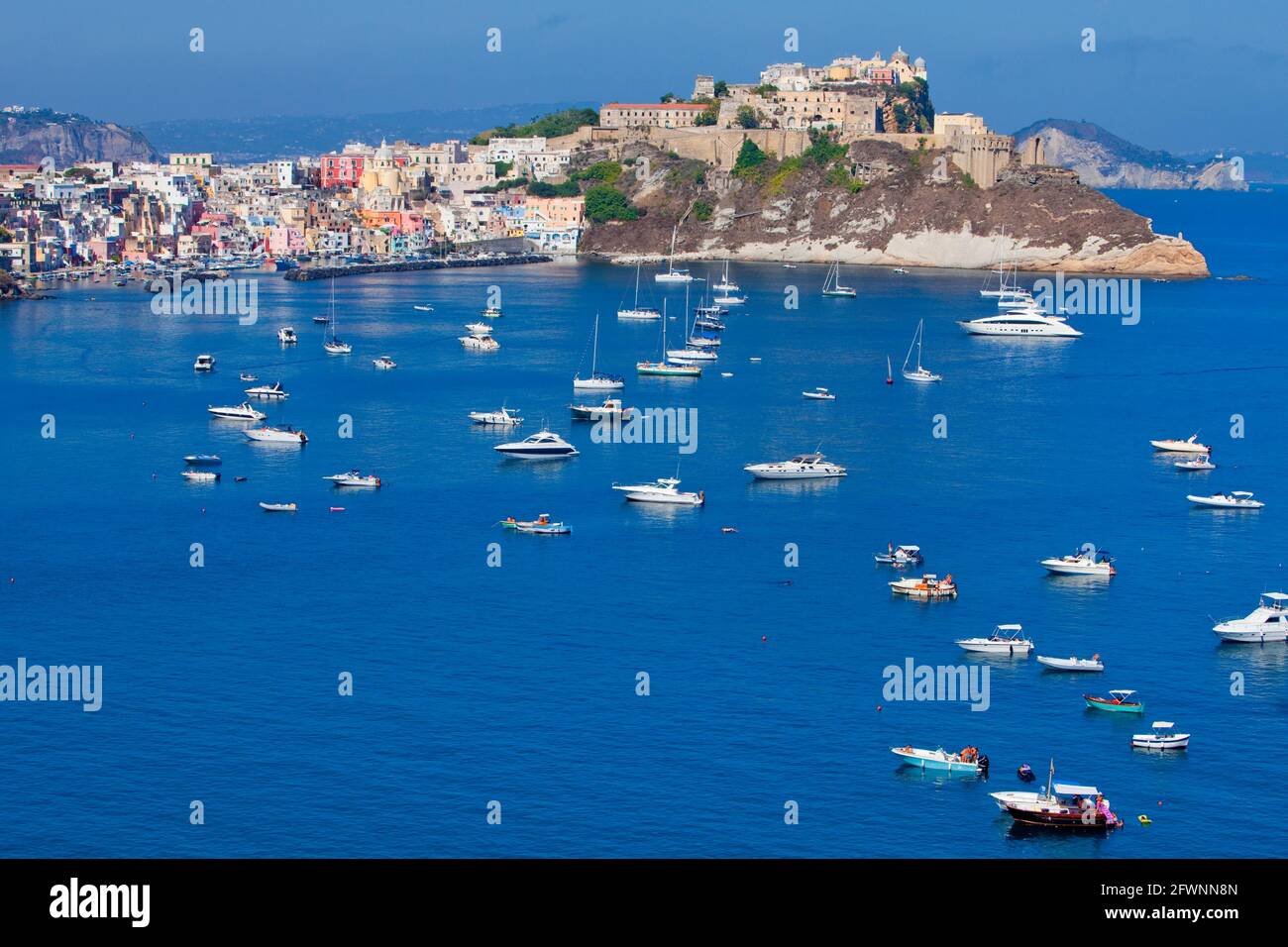 Marina Corricella, Procida Island, la Bahía de Nápoles, Campania, Italia Foto de stock