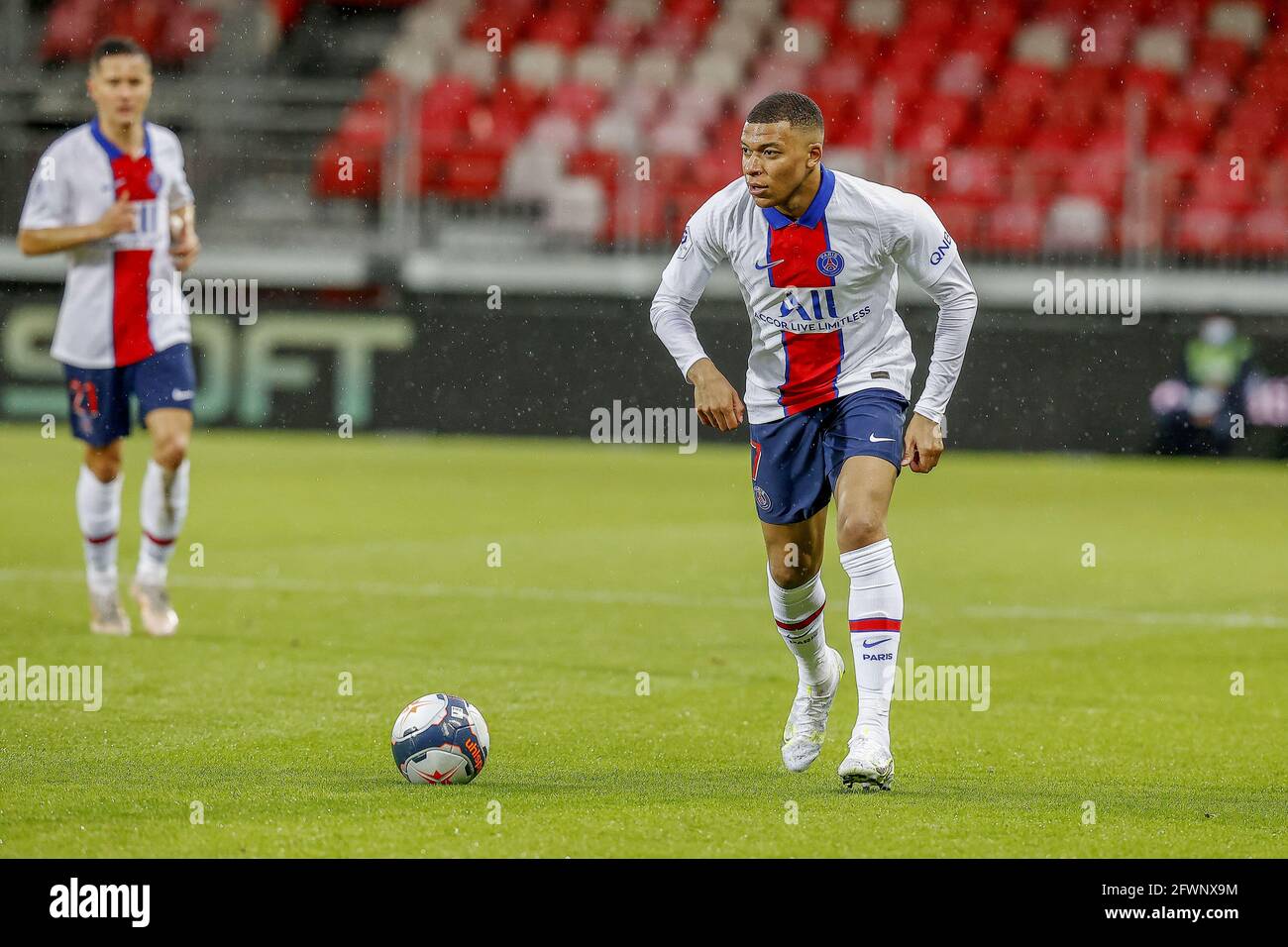 Kylian Mbappe Del Psg Durante El Campeonato Frances De Futbol Ligue 1 Partido Entre Stade Bestois Y Paris Saint Germain El 23 De Mayo De 21 En El Estadio Francis Le Ble En