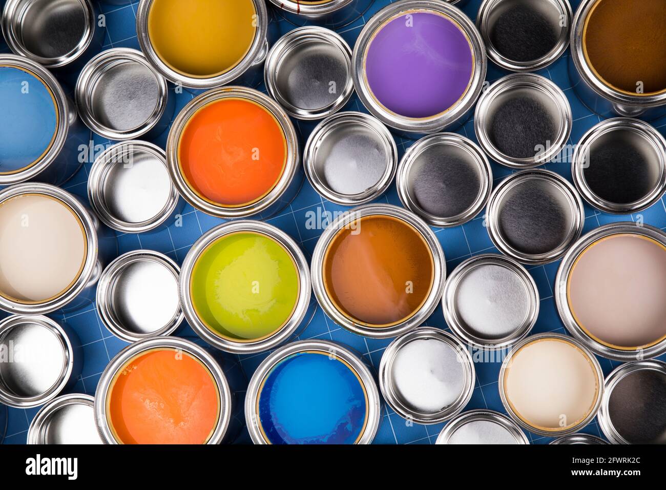 Pintura a base de aceite fotografías e imágenes de alta resolución - Alamy