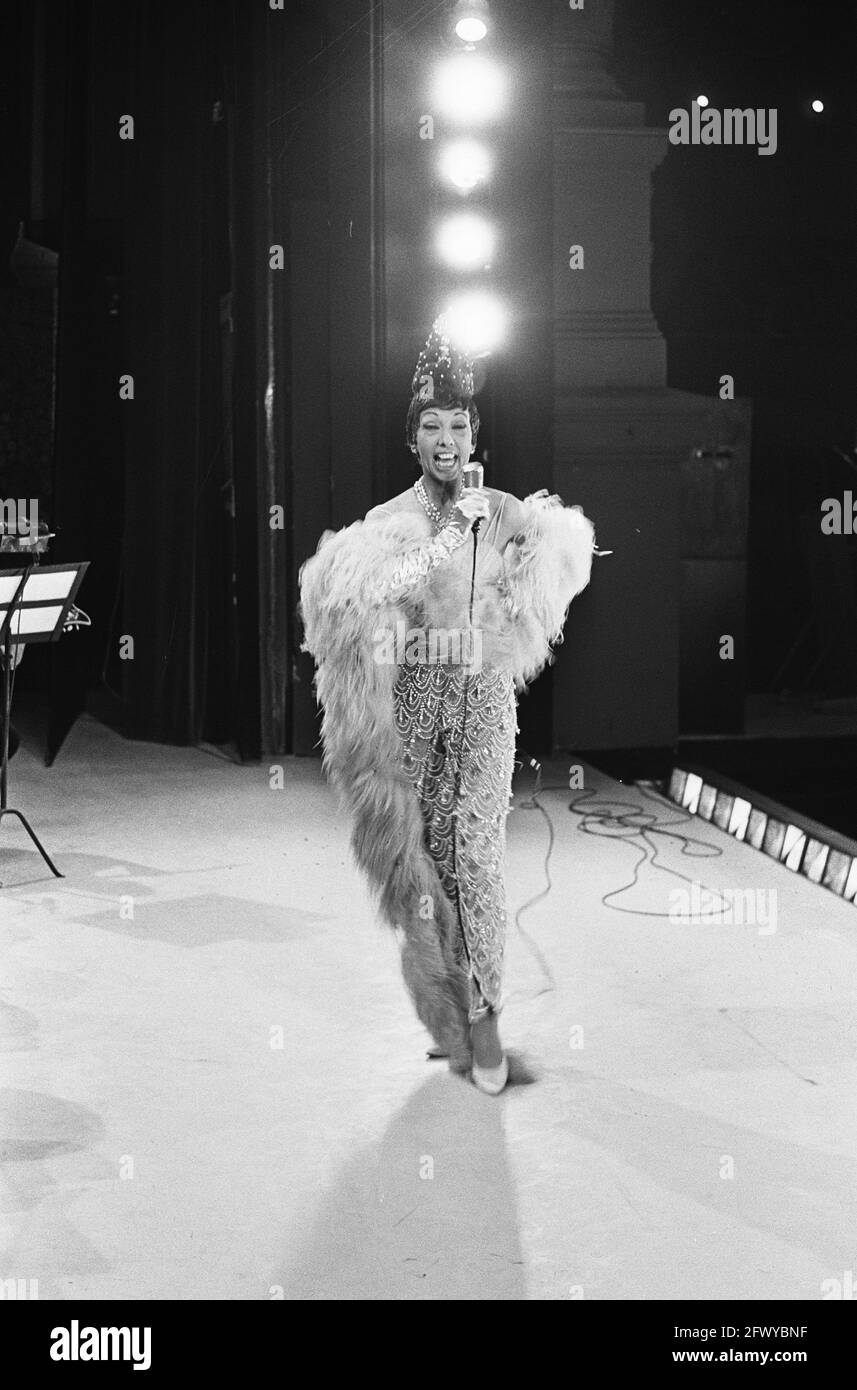 Espectáculo de Nochevieja de Josephine Baker grabado en Carre, 27 de diciembre de 1964, espectáculos, Países Bajos, 20th siglo agencia de prensa foto, noticias para recordar Foto de stock