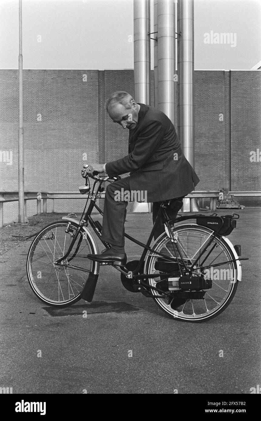Bicicleta con motor auxiliar trasero (RAI); Sparta muestra Spartamet, 30 de  enero de 1986, Países Bajos, 20th siglo agencia de prensa foto, noticias  para recordar, documental, fotografía histórica 1945-1990, historias  visuales, Historia
