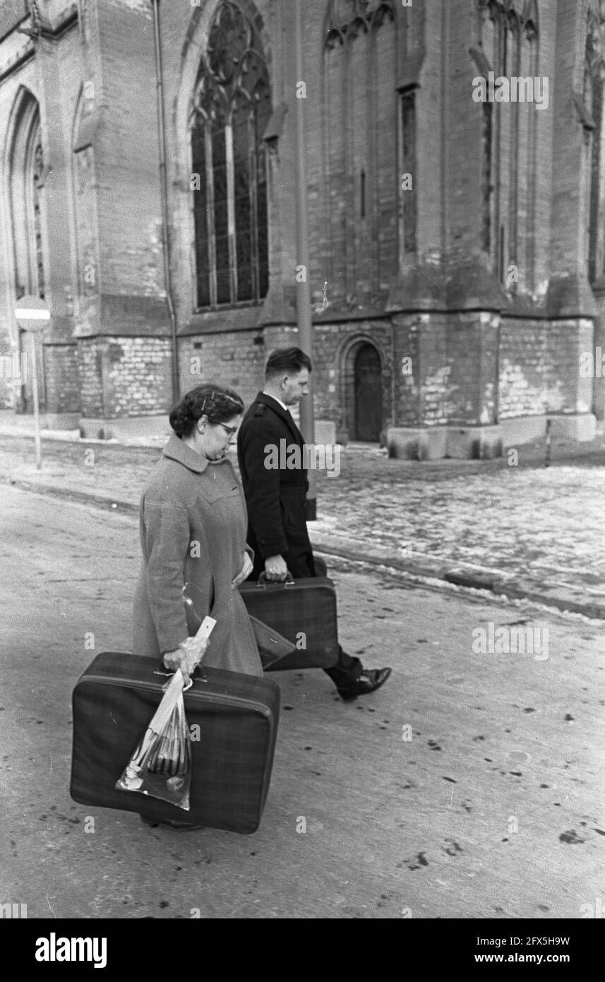 Coche y maletas Imágenes de stock en blanco negro - Alamy