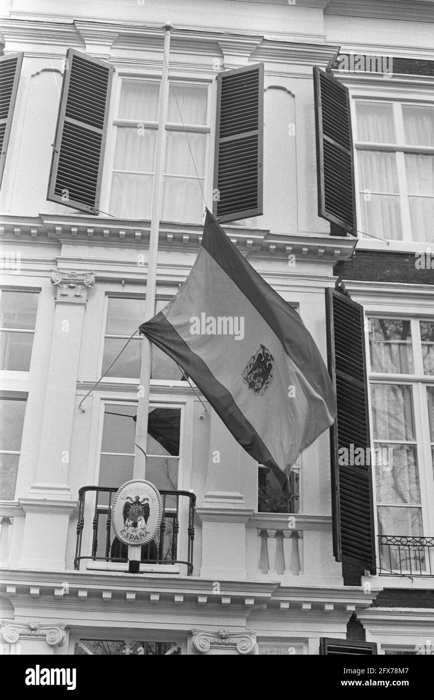Embajada española a media asta fotografías e imágenes de alta resolución -  Alamy