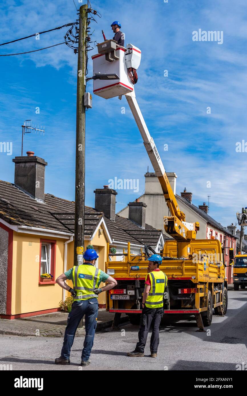 ESB Networks, Irlanda, reparando cables eléctricos caídos en Timoleague, West Cork, Irlanda. Foto de stock
