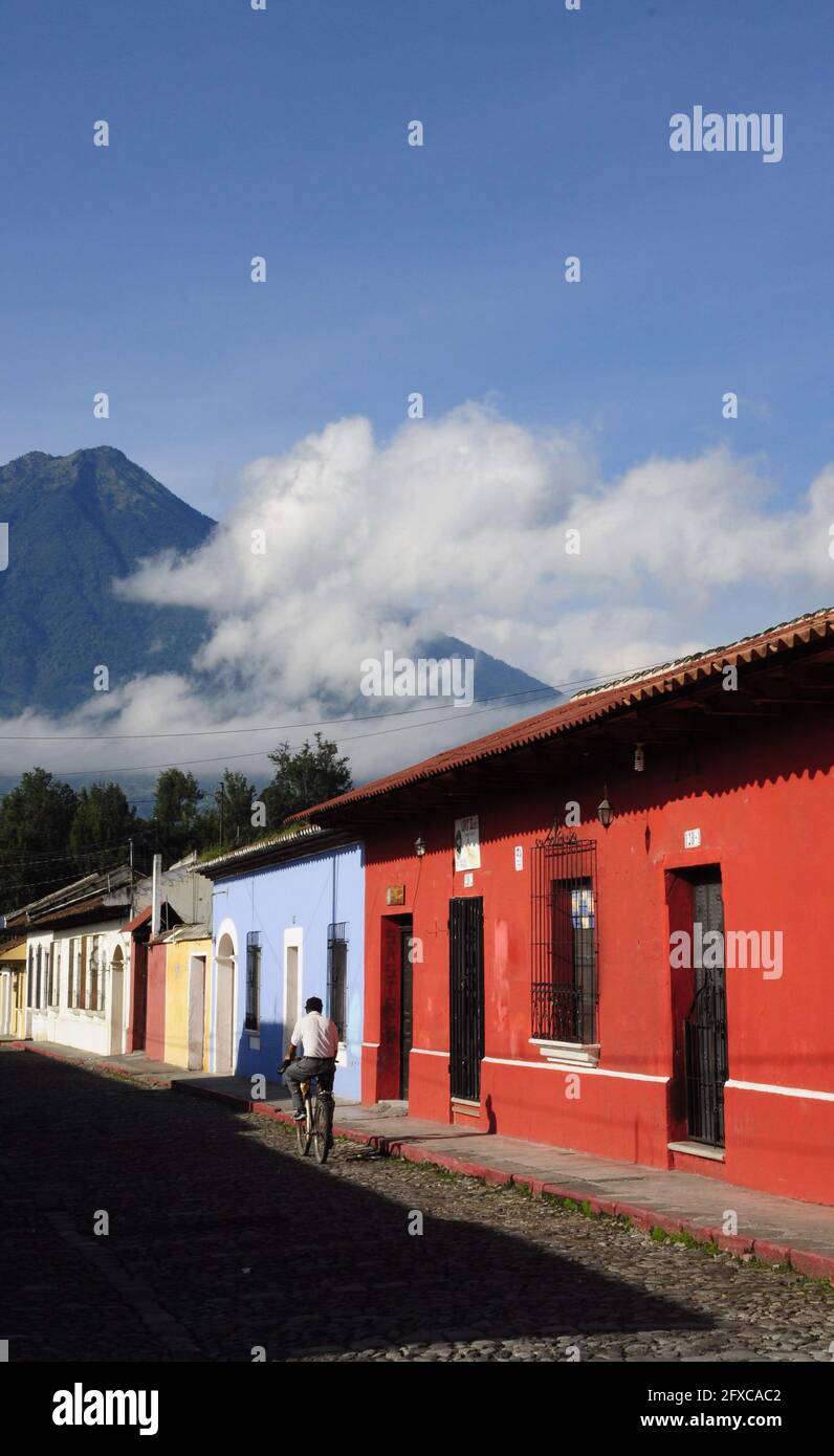 Bicicleta en antigua fotografías e imágenes de alta resolución - Alamy