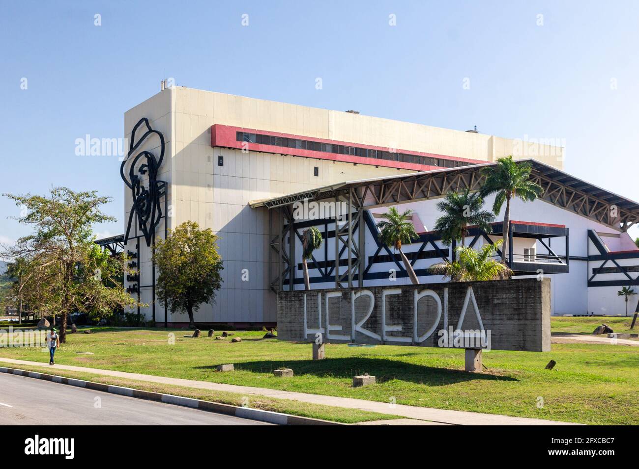 Vista exterior del Teatro Heredia en Santiago de Cuba. Foto de stock