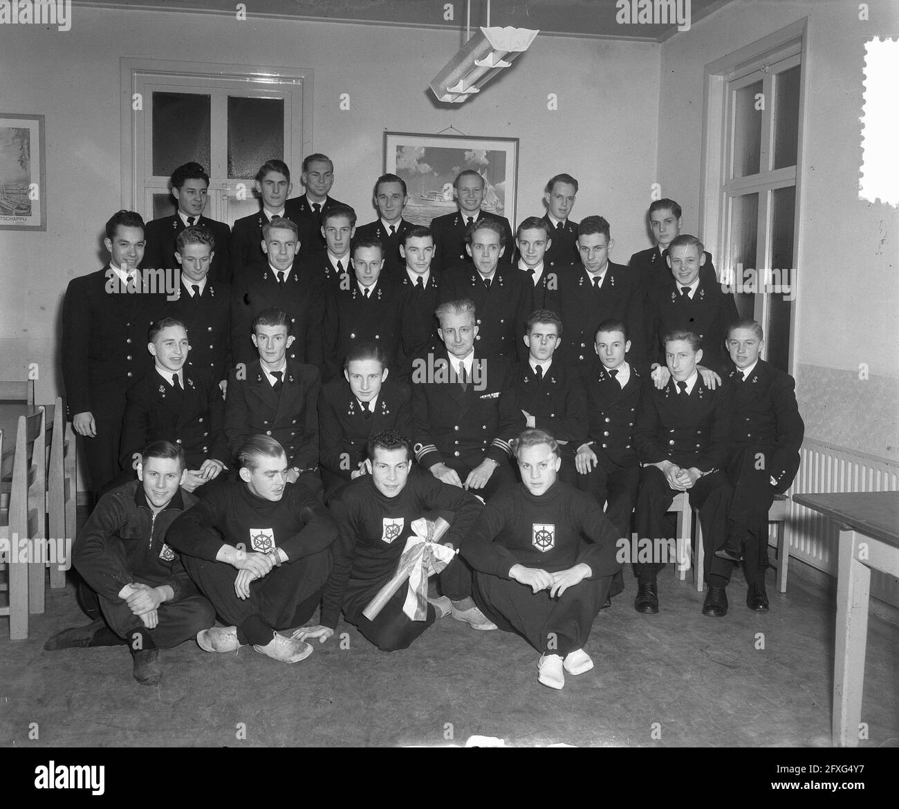 Carrera de campo a Soestdijk, los alumnos de la escuela marinera Abel Tasman en Delfzijl, 17 de enero de 1952, los relevadores, los Países Bajos, 20th siglo agencia de prensa foto, noticias para recordar, documental, fotografía histórica 1945-1990, historias visuales, Historia humana del siglo XX, capturando momentos en el tiempo Foto de stock