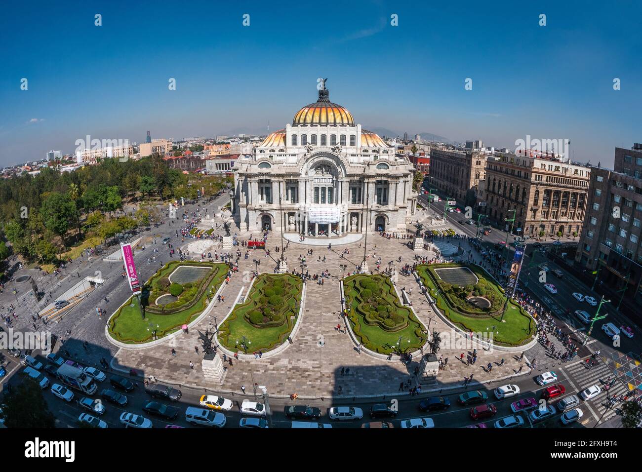 Monumento arquitectónico Palacio de Bellas Artes (en español Palacio de Bellas Artes) en el Centro Histórico de la Ciudad de México, México. Foto de stock