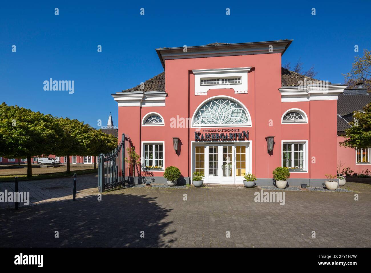 Alemania, Oberhausen, Alt-Oberhausen, zona del Ruhr, Bajo Rin, Renania del Norte-Westfalia, NRW, Castillo de Oberhausen, restaurante, Gastronomía Kaisergarten, clasicismo, museo, exposición de arte, galería Ludwig Foto de stock