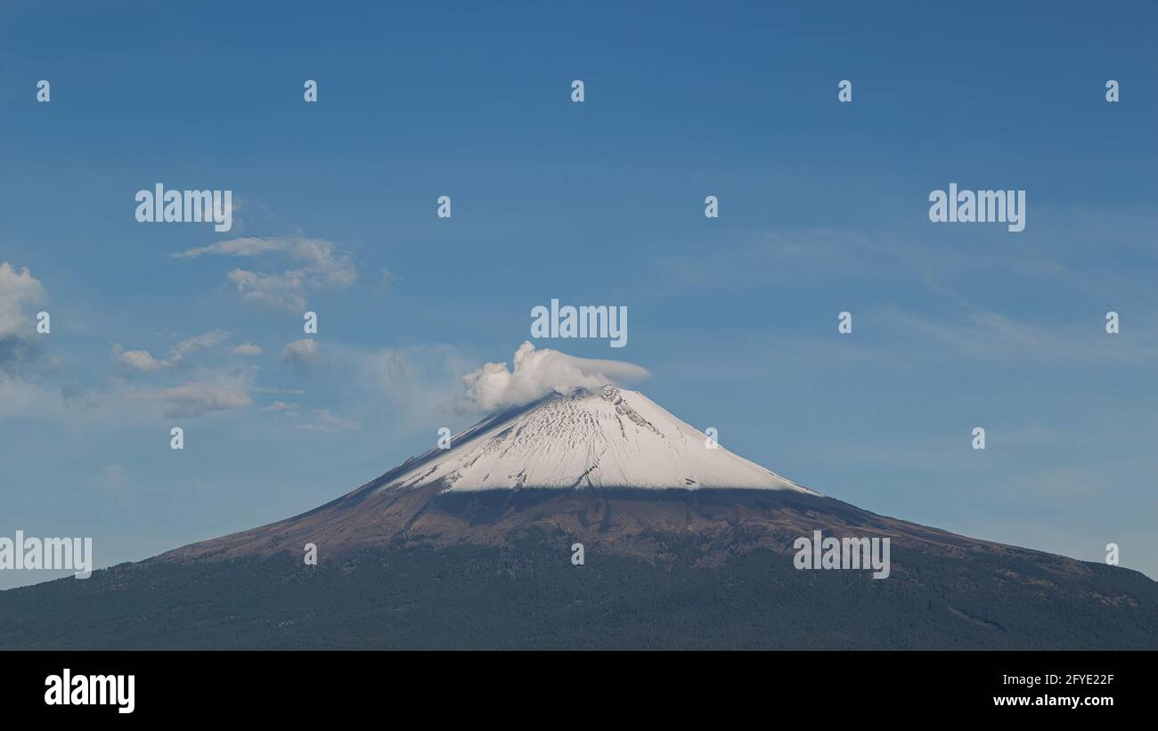 Volcán popocatépetl fotografías e imágenes de alta resolución - Página 11 -  Alamy