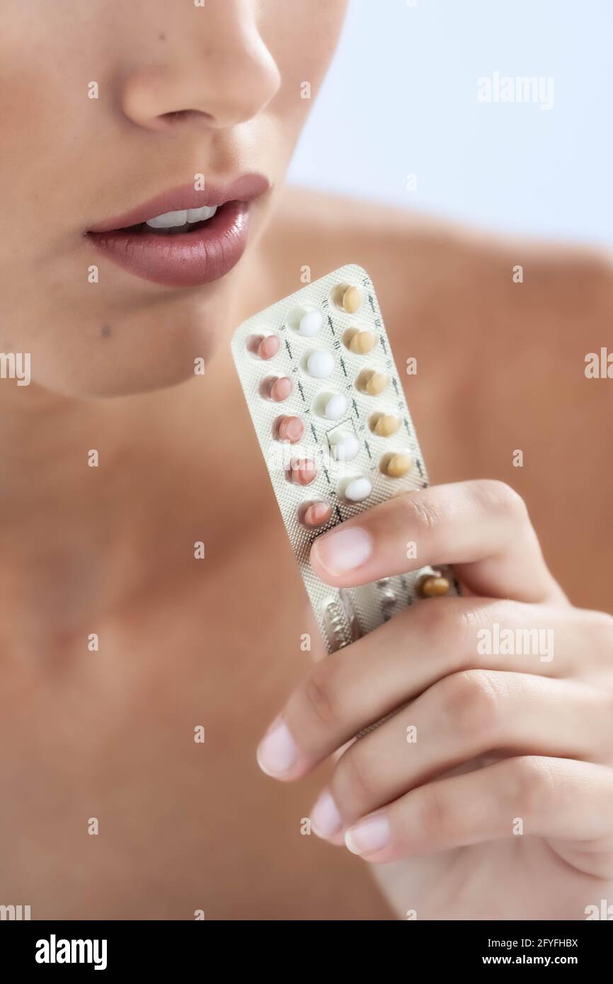 Las píldoras anticonceptivas orales. Foto de stock