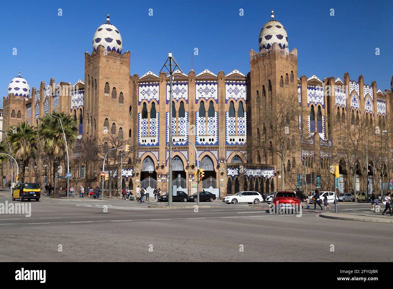 Barcelona, España - 28 de febrero de 2021: Plaza de Toros La Monumental en Barcelona, España. Foto de stock