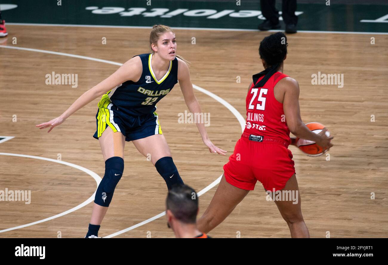 27 de mayo de 2021, Atlanta, GA, EE.UU.: WNBA Dallas Wings en partido con Atlanta Dream en Atlanta, mayo de 27. (Imagen de crédito: © Robin Rayne/ZUMA Wire) Foto de stock