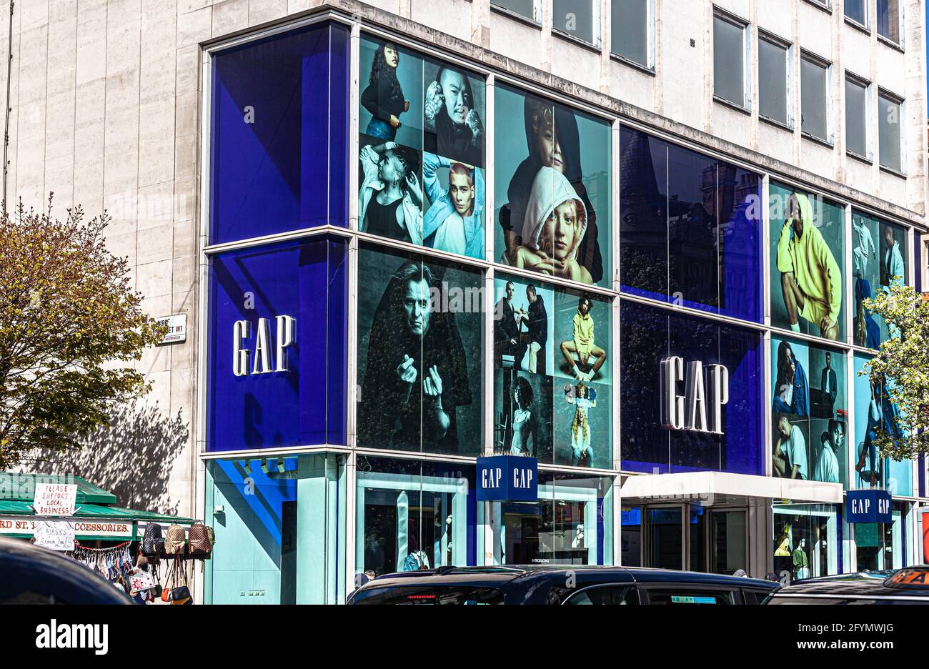 Gap store fotografías e imágenes de alta resolución - Alamy