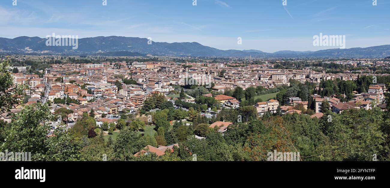 vista panorámica de la ciudad de rieti, capital provincial, latium, italia, europa Foto de stock