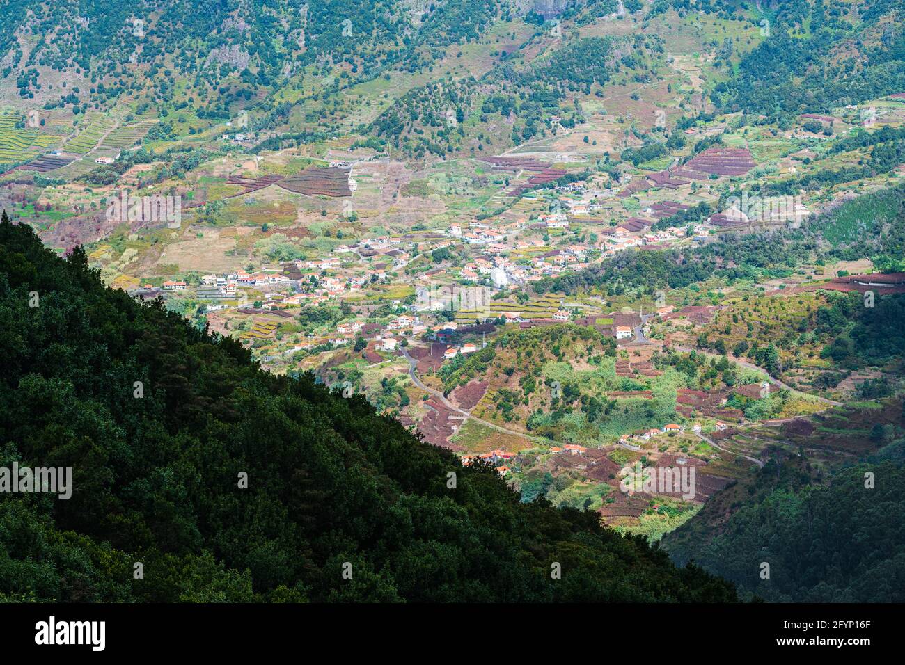 Pueblo desde arriba en Madeira Foto de stock