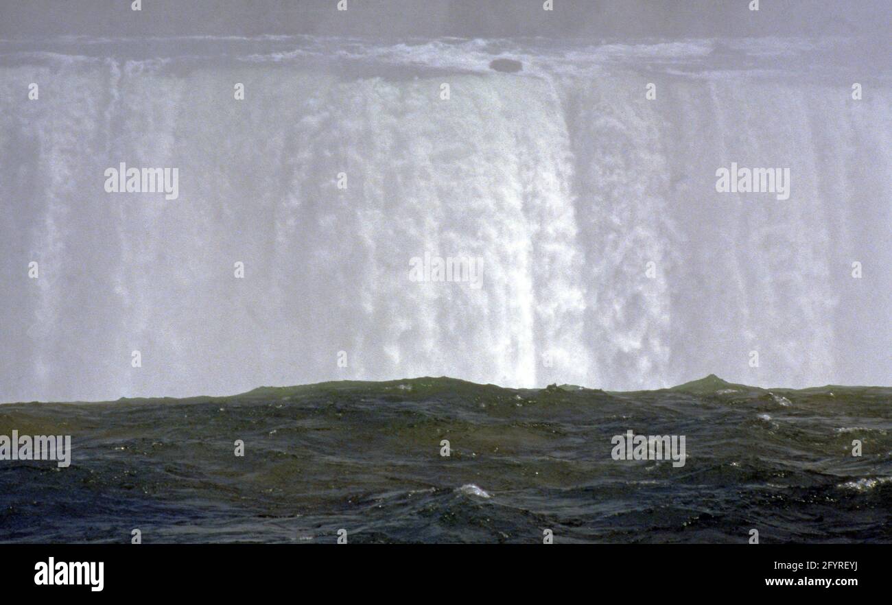 Detalles del agua de las Cataratas del Niágara Foto de stock