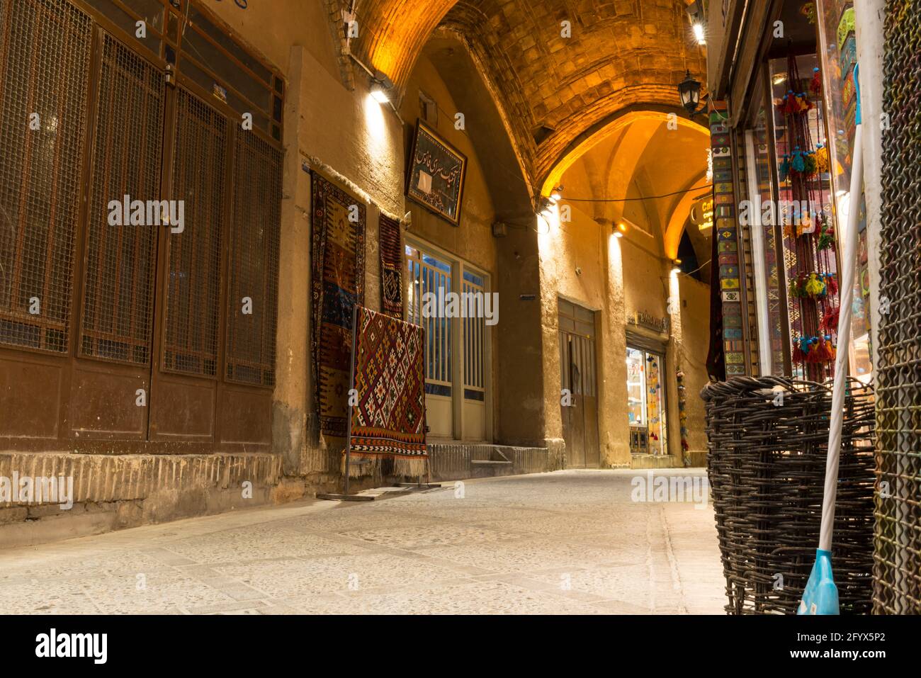 Parte del antiguo bazar abovedado en Yazd, provincia de Yazd, Irán. Foto de stock