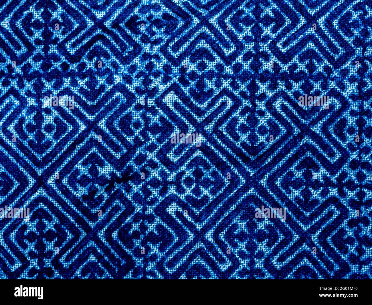 Tela azul añil corbata dibujo de tinte fondo. Textura de tejido Indigo-Dyed  con motivos étnicos abstractos Fotografía de stock - Alamy