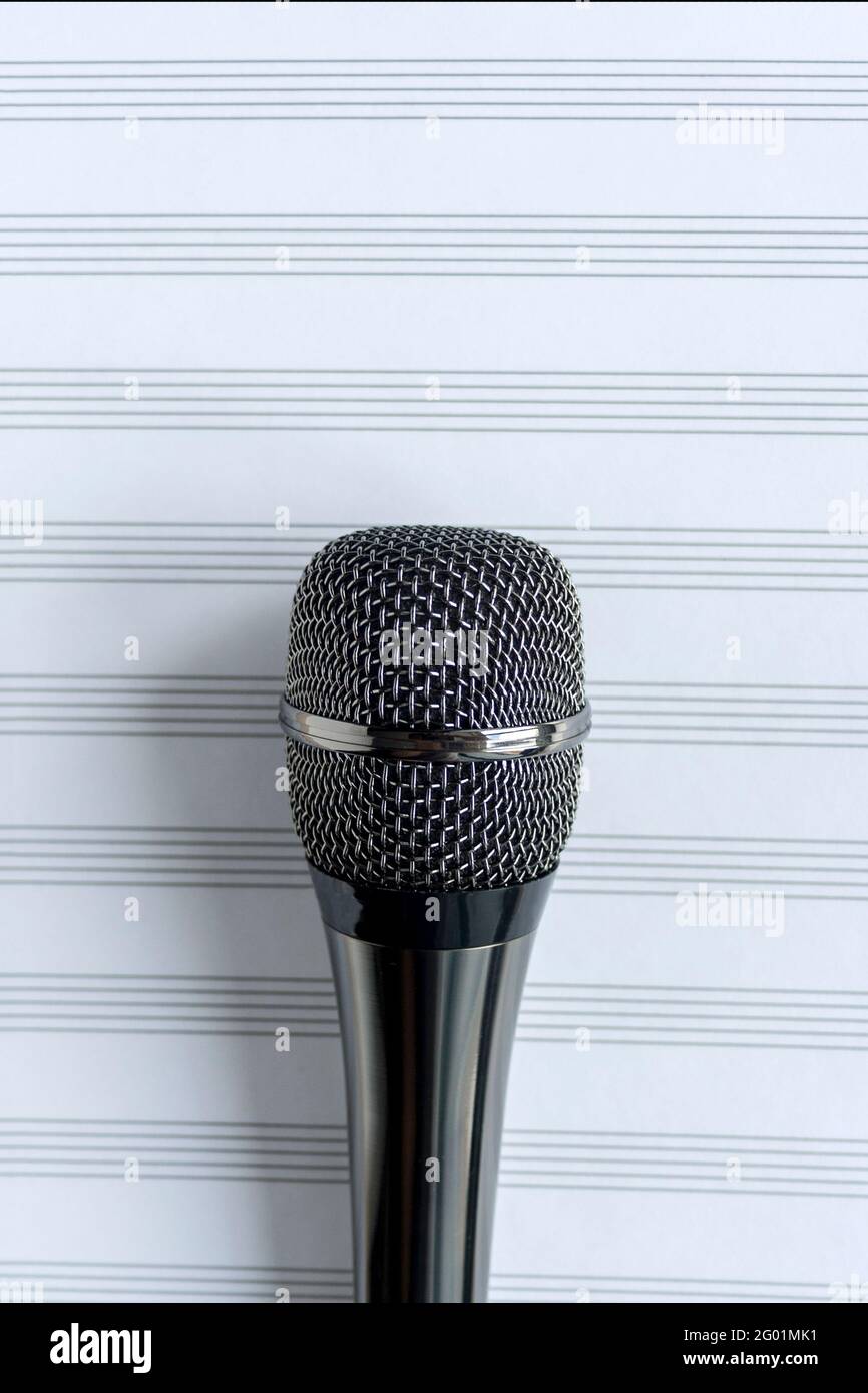 micro primer plano superior visión cantar vocal Fotografía de stock - Alamy