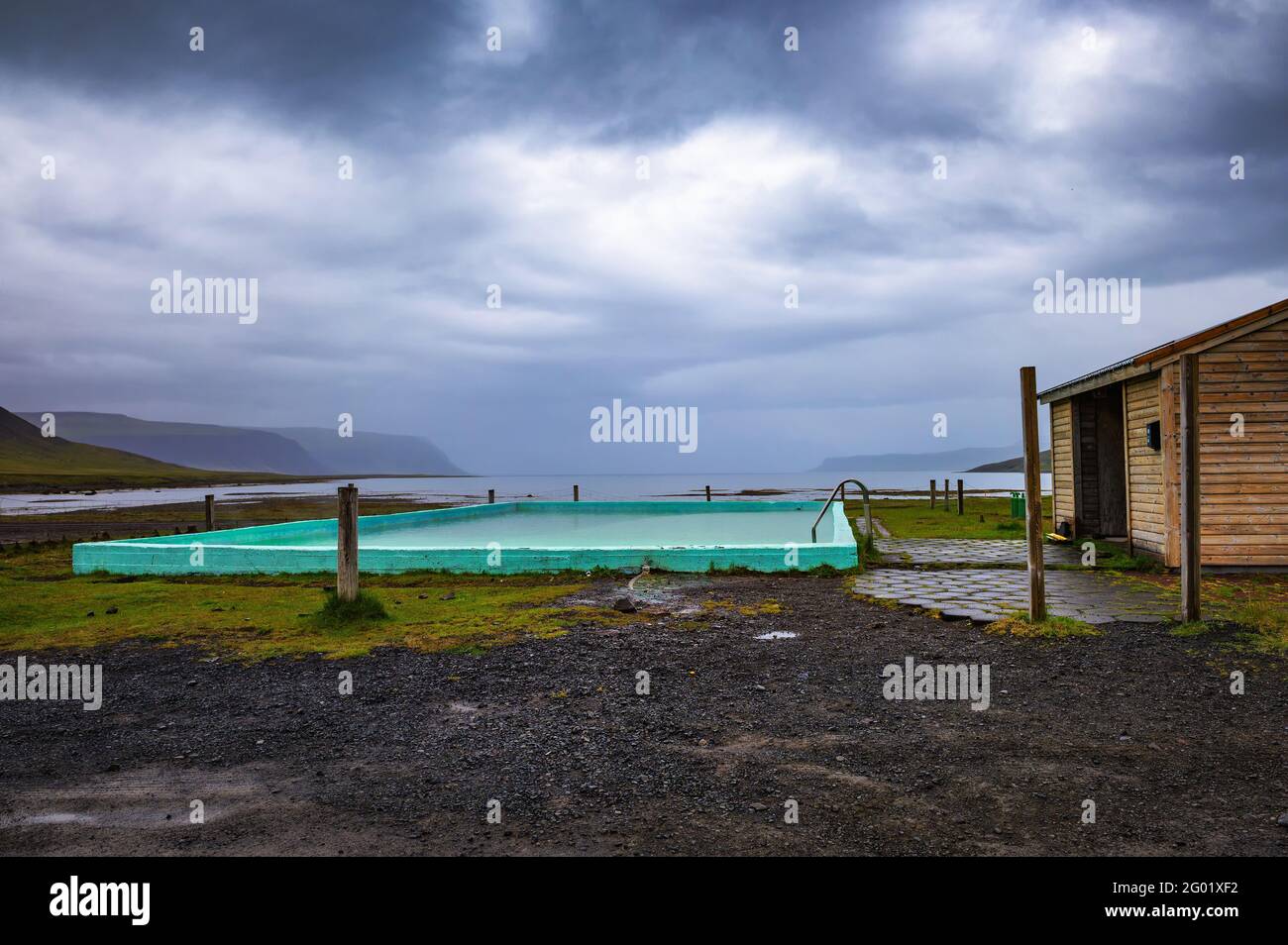 Reykjafjardarlaug piscina caliente situada en el Westfjords, Islandia Foto de stock