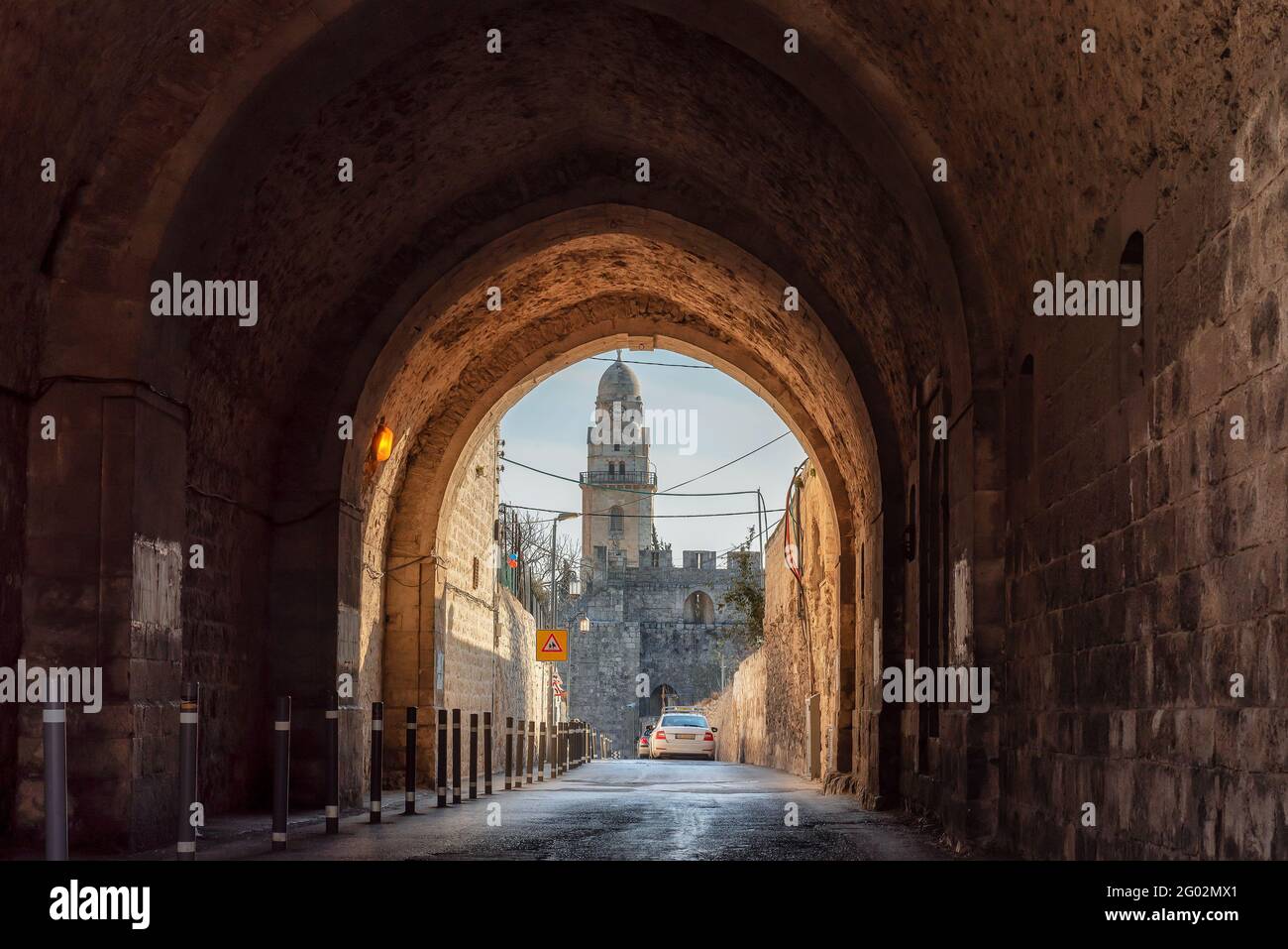 Calle vieja en la Ciudad Vieja de Jerusalén, Israel. Foto de stock