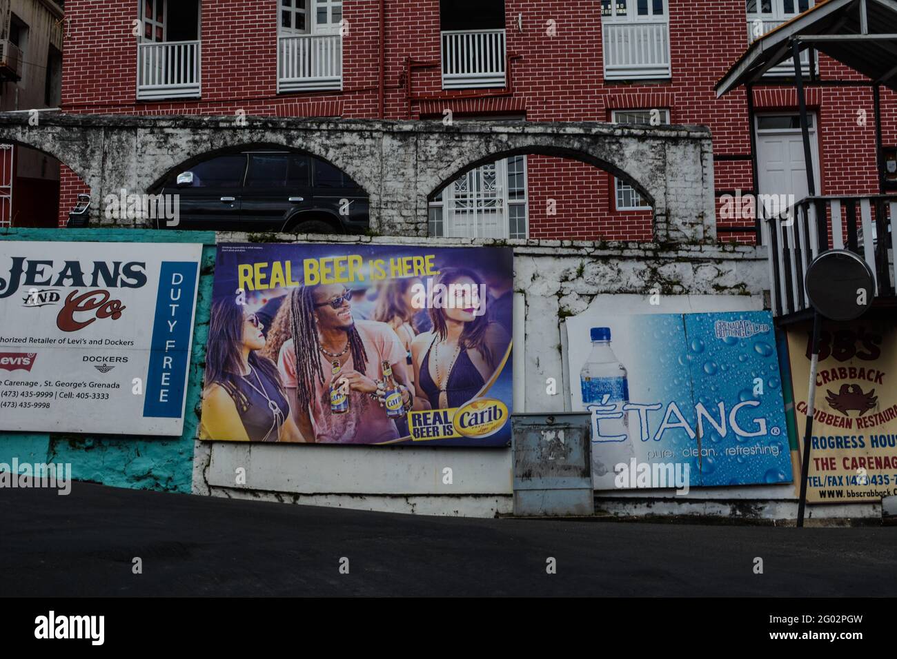 Botella de coca cola beach fotografías e imágenes de alta resolución