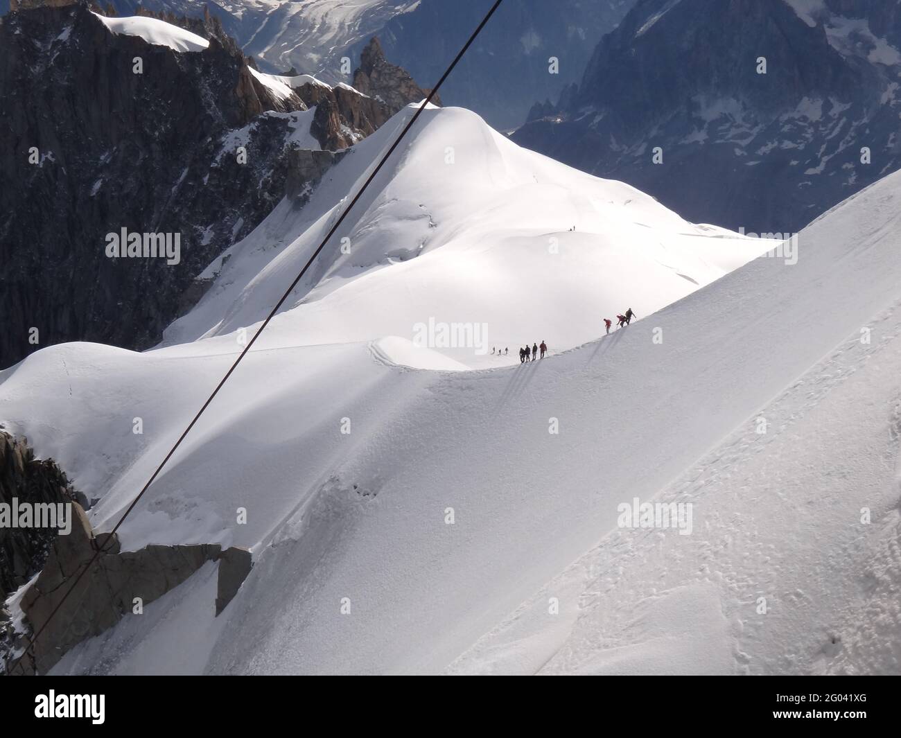 CHAMONIX, FRANCIA - 12 de agosto de 2012: Chamonix-Mont-Blanc / Aiguille du Midi. 3,613 mts Foto de stock