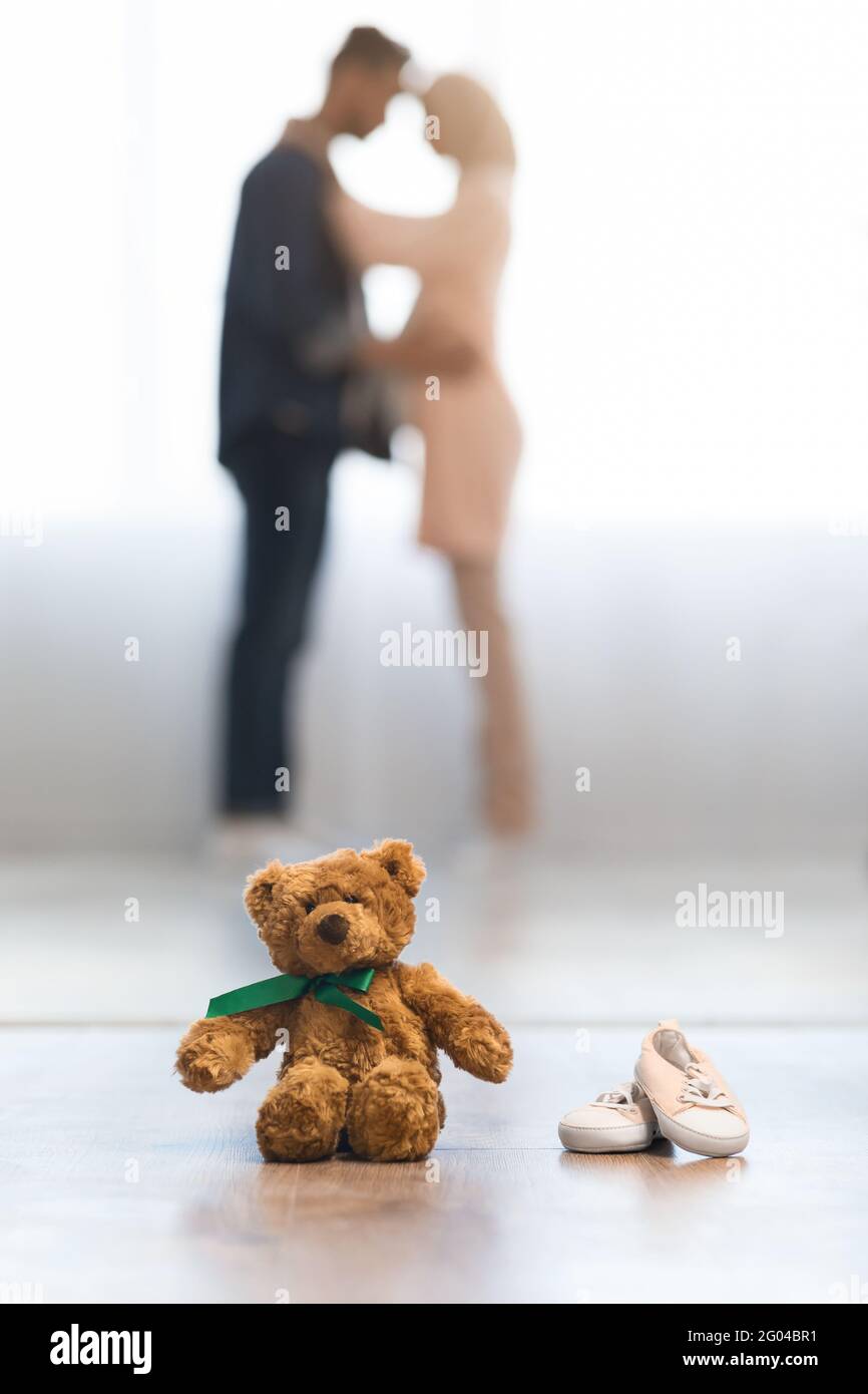 Exitoso Revolucionario desempleo Zapatos de oso de peluche fotografías e imágenes de alta resolución - Alamy