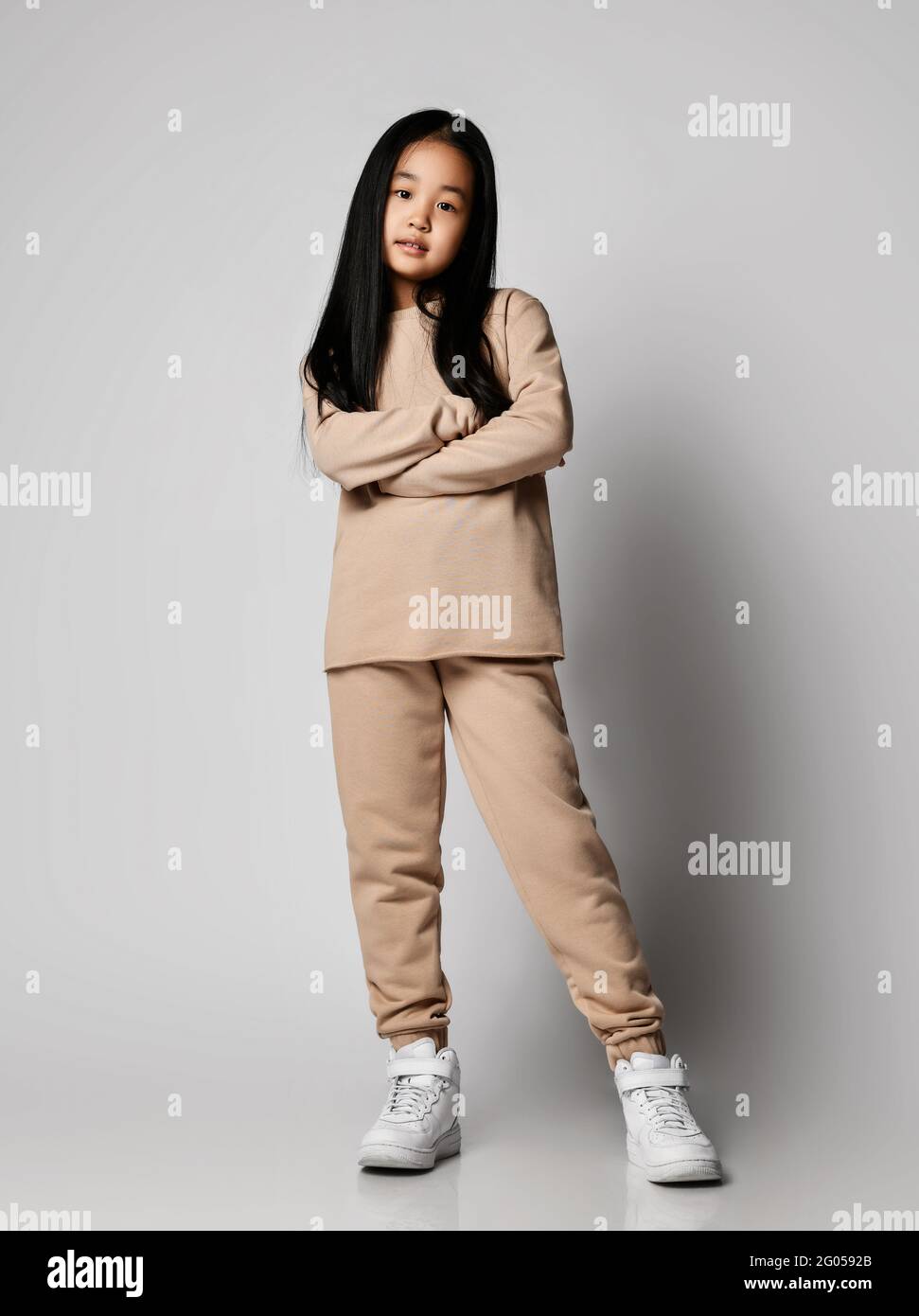 Pantalones asiáticos fotografías e imágenes de alta resolución - Alamy