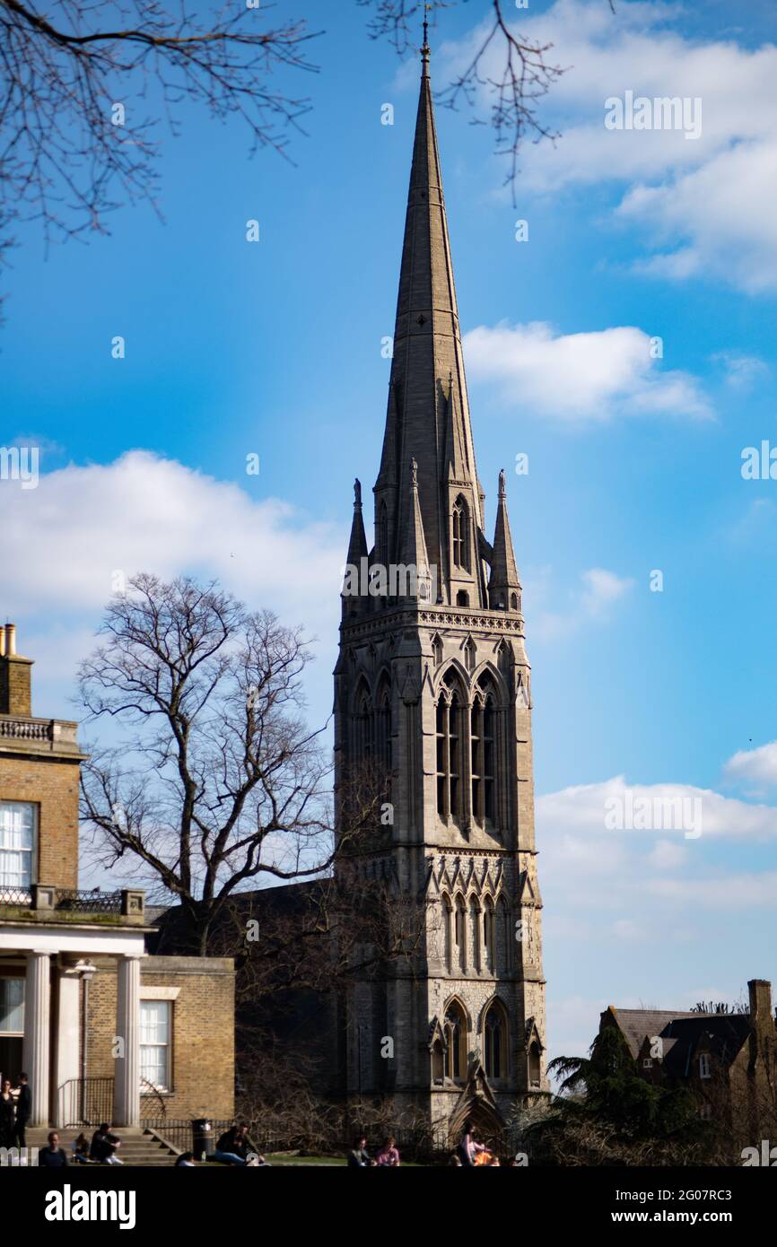 fotografía de la iglesia en la calle Foto de stock