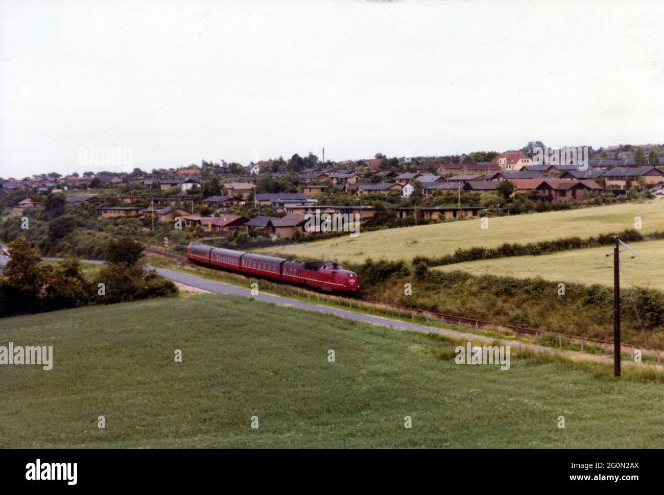 Sonderborg, Dinamarca ca 1980: Tren rápido 'Lyntog' con el HOMBRE construido clase MA hojas Sønderborg. Foto de stock