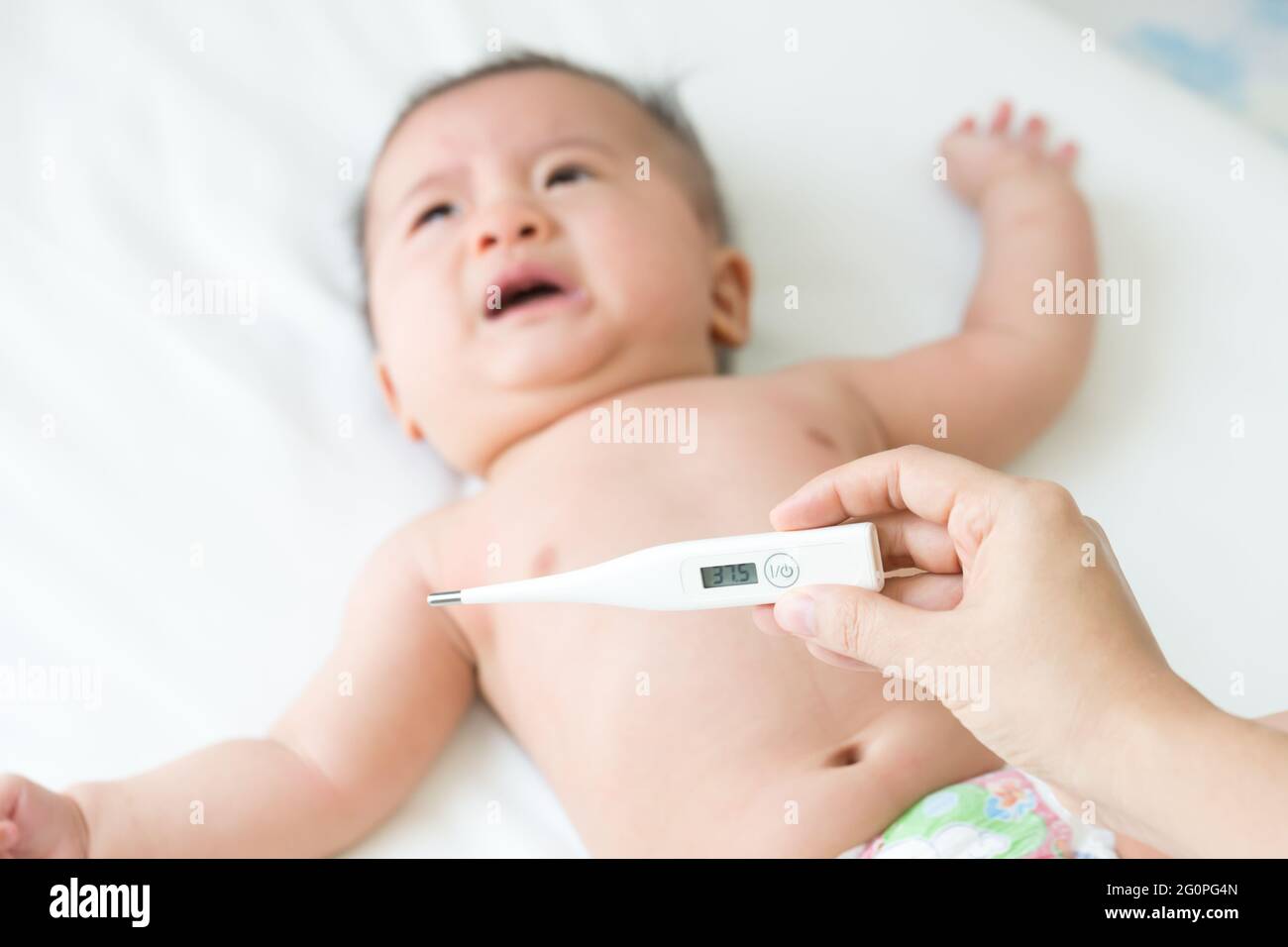 Fondo El Bebé Está Tomando Temperatura Con Un Termómetro Digital Fondo, Bebe  Infantil Termometro, Foto De Fotografía De Alta Definición, Nariz Imagen de  Fondo Para Descarga Gratuita - Pngtreee