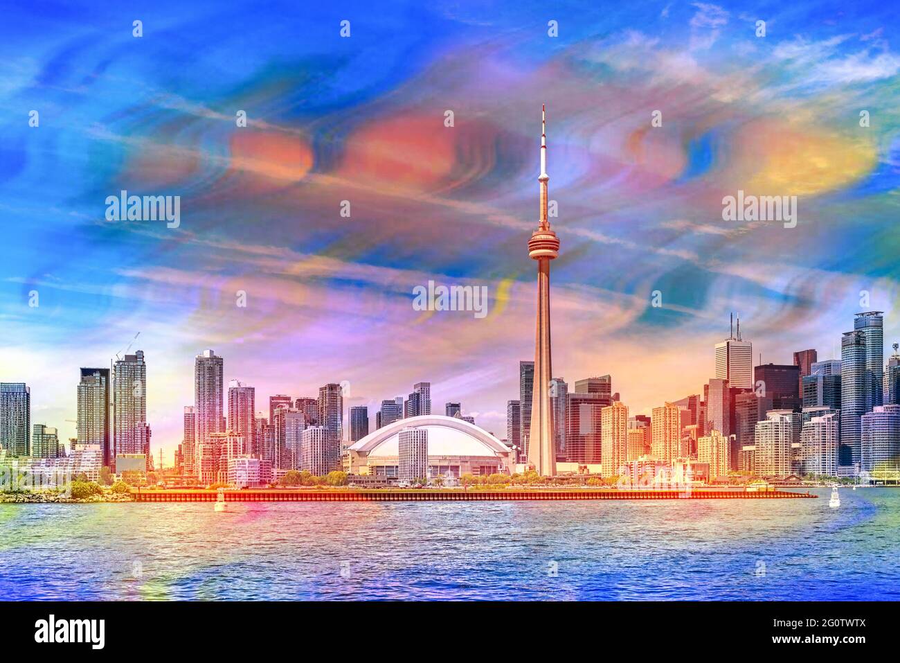 El horizonte de la ciudad de Toronto durante el día y visto desde el Lago Ontario, Canadá Foto de stock
