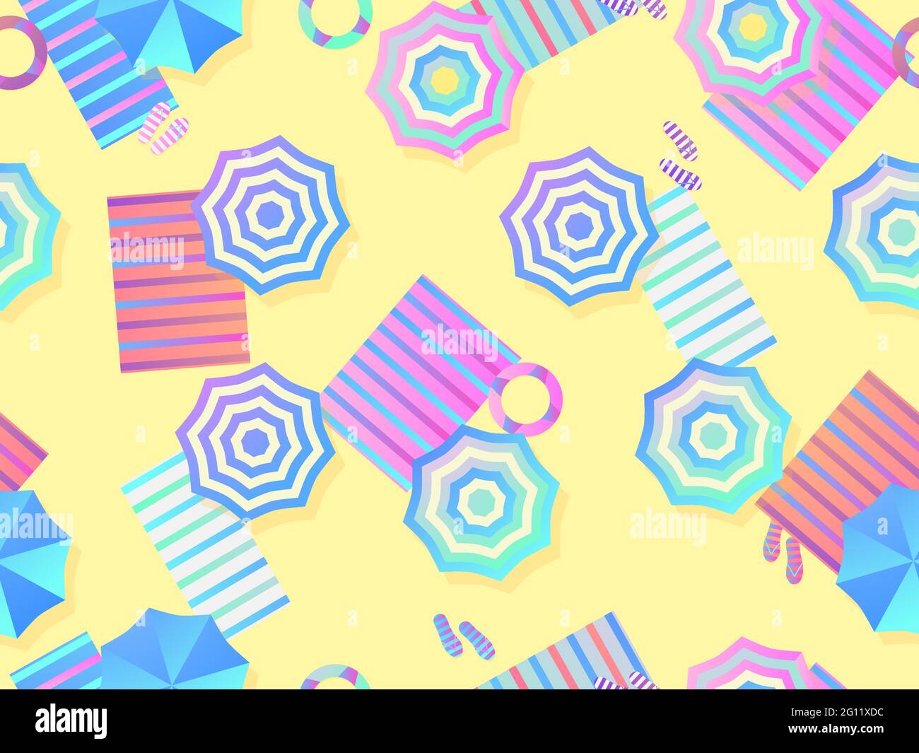 Playa con sombrillas y toallas de playa. Playa perfecta, vista superior