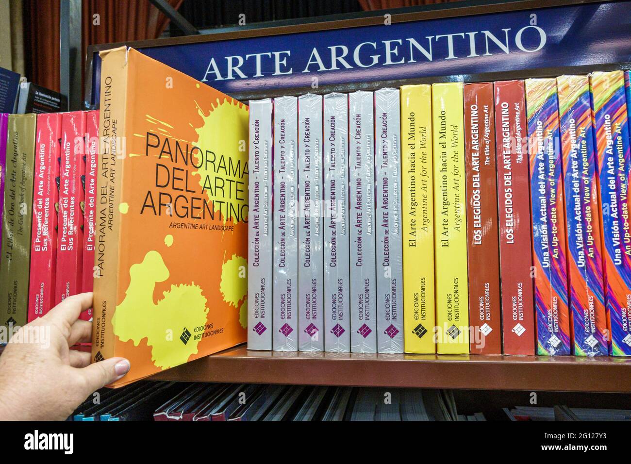 Argentina Buenos Aires Barrio Norte El Ateneo Gran librería espléndida tienda de libros teatro antiguo teatro de compras arte español dentro del interio Foto de stock