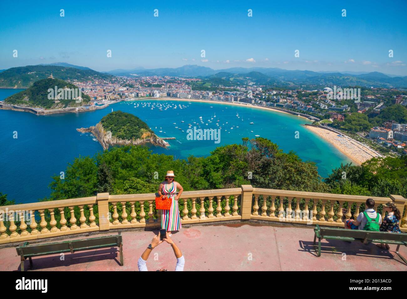 Punto de vista sobre la ciudad. Monte Igueldo, San Sebastián, España. Foto de stock