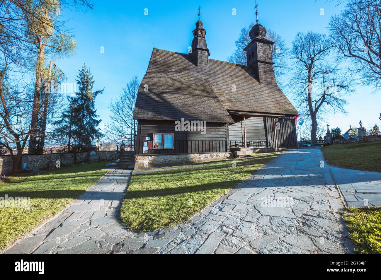 Iglesia de madera de Santa Ana en Nowy Targ. Polonia menor, Polonia. Foto de stock